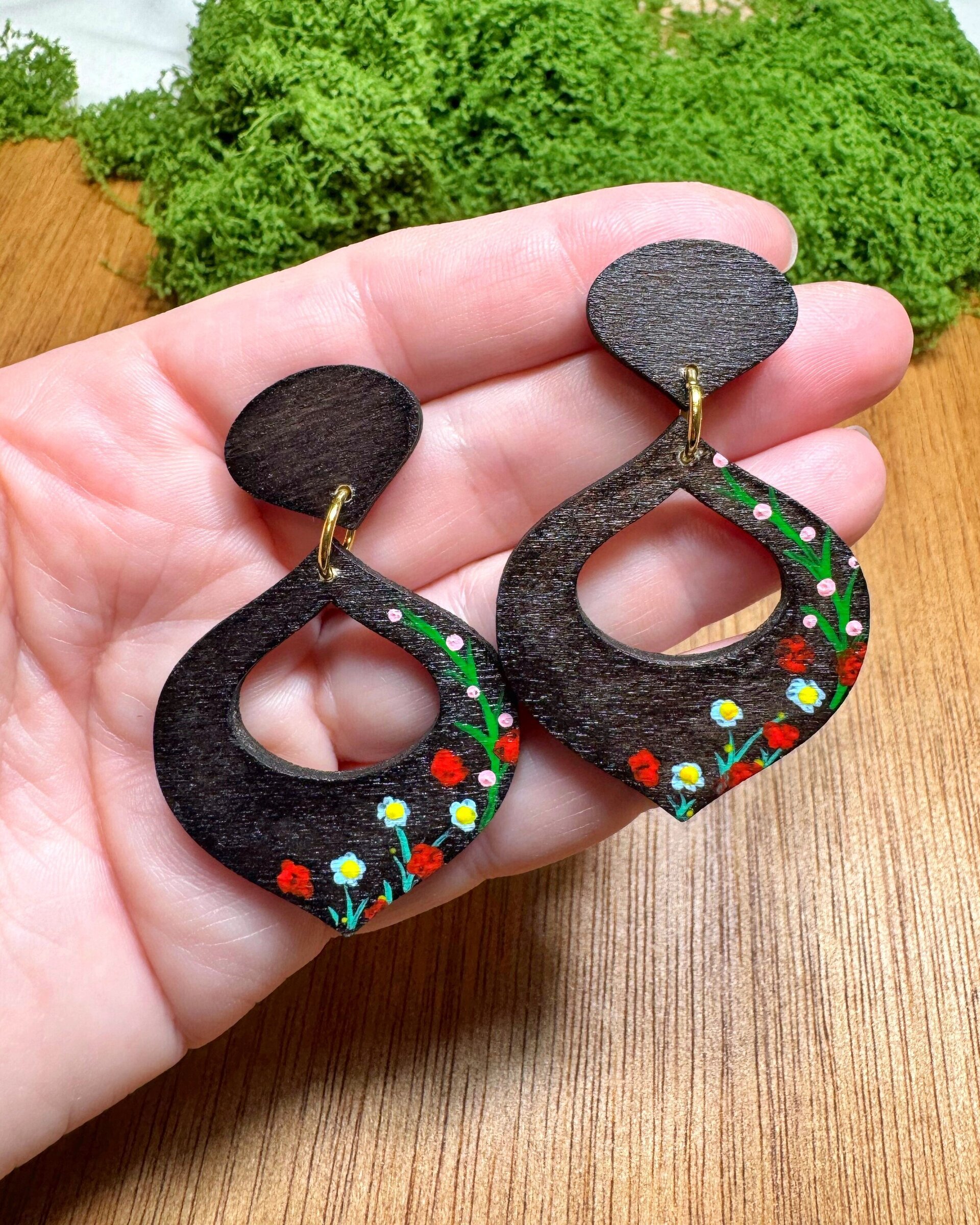 Pendientes Alcántara madera pintados a mano. - 4